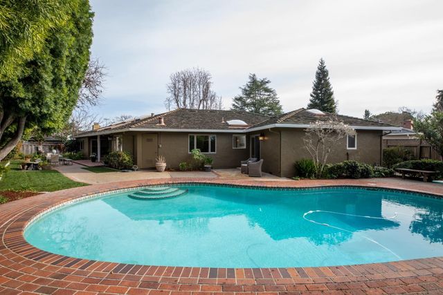260 Trianon Way, Los Altos, CA 94022