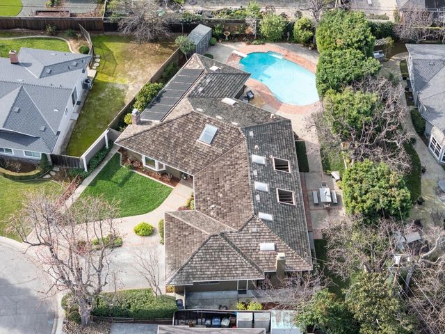 260 Trianon Way, Los Altos, CA 94022