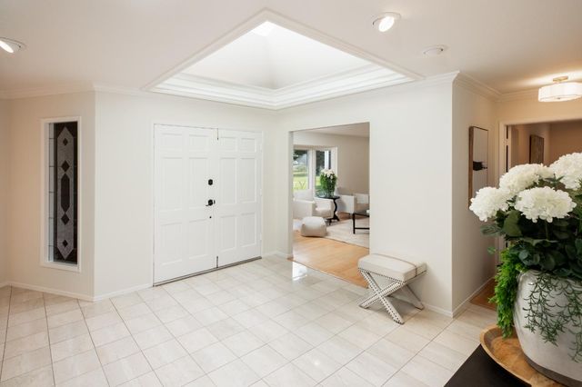 260 Trianon Way, Los Altos, CA 94022