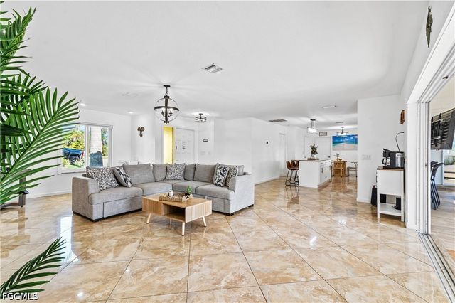 429 Cross ST, North Fort Myers, FL 33903