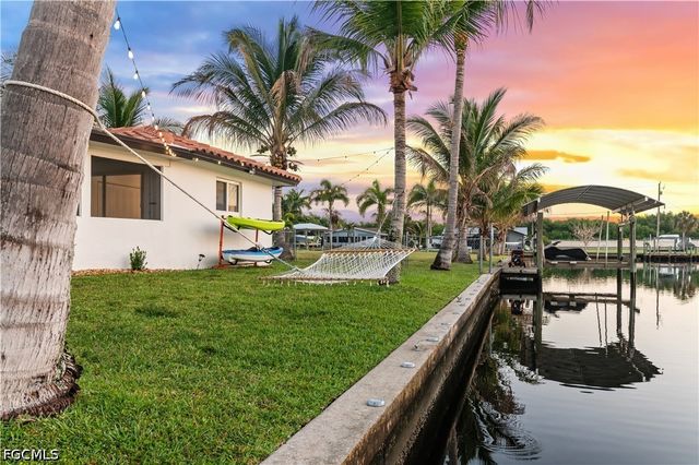 429 Cross ST, North Fort Myers, FL 33903