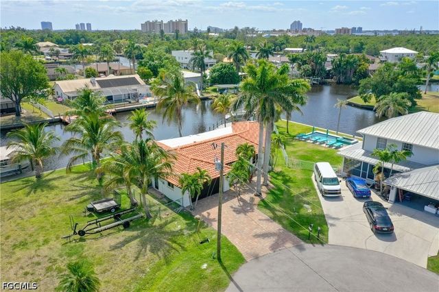 429 Cross ST, North Fort Myers, FL 33903