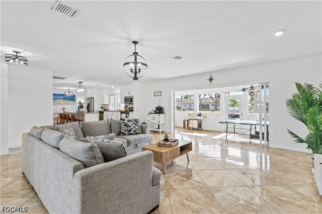 429 Cross ST, North Fort Myers, FL 33903