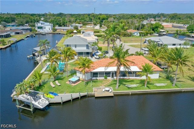 429 Cross ST, North Fort Myers, FL 33903