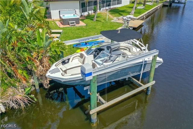 429 Cross ST, North Fort Myers, FL 33903