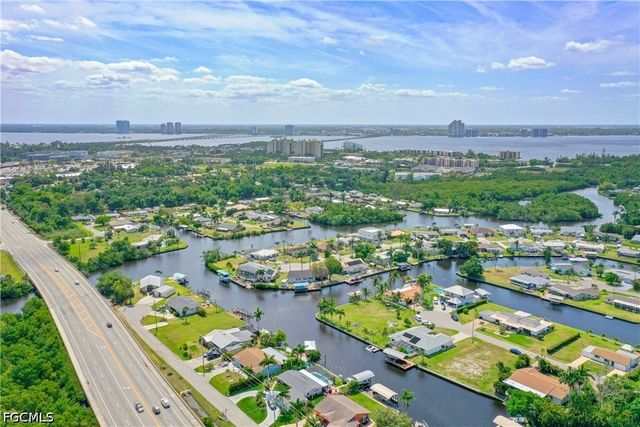 429 Cross ST, North Fort Myers, FL 33903