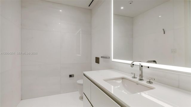 300 Biscayne Boulevard Way 1106E, Miami, FL 33131