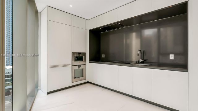 300 Biscayne Boulevard Way 1106E, Miami, FL 33131
