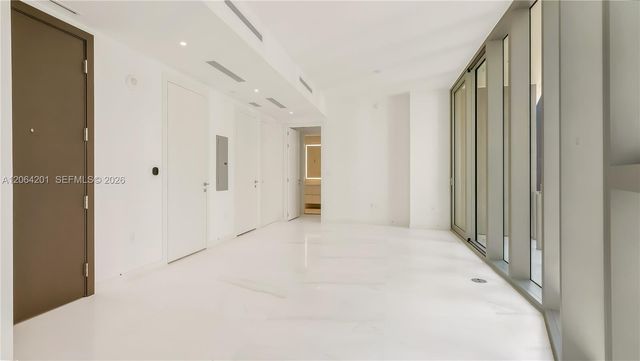 300 Biscayne Boulevard Way 1106E, Miami, FL 33131