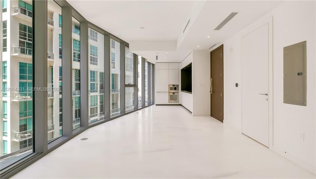 300 Biscayne Boulevard Way 1106E, Miami, FL 33131