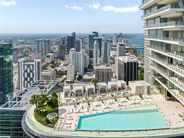 300 Biscayne Boulevard Way 1106E, Miami, FL 33131