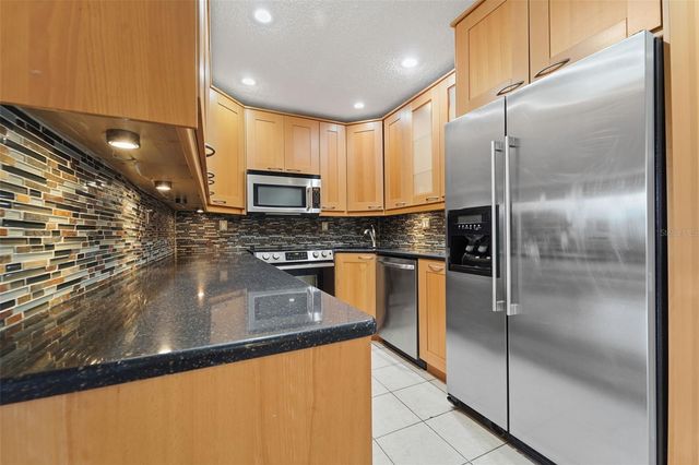 1207 PINE RIDGE CIRCLE W G2, Tarpon Springs, FL 34688