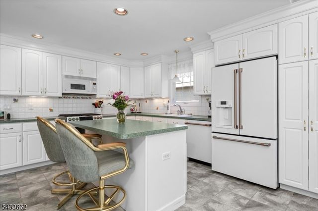 15 Bracken Hill Rd, Hardyston Twp., NJ 07419