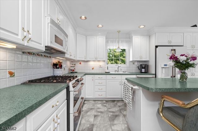 15 Bracken Hill Rd, Hardyston Twp., NJ 07419