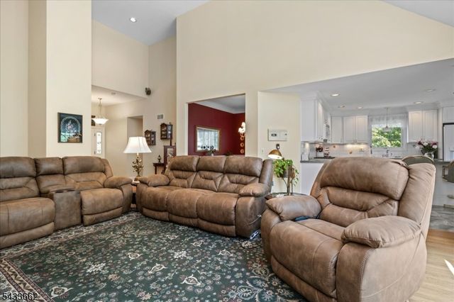 15 Bracken Hill Rd, Hardyston Twp., NJ 07419