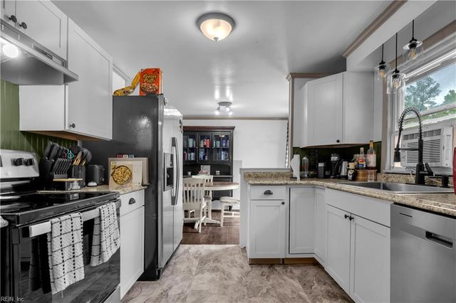 2456 Meadow Brook TRL, Suffolk, VA 23434