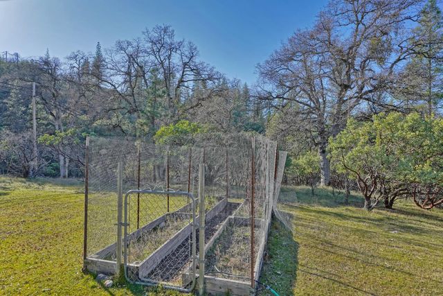 6510 Sly Park Rd, Placerville, CA 95667