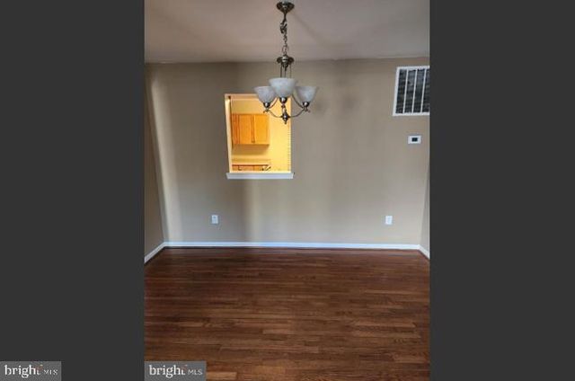 14729 FLOWER HILL DR, Centreville, VA 20120
