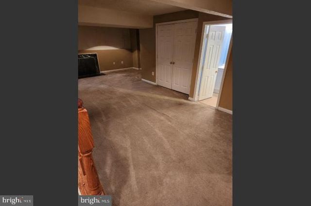 14729 FLOWER HILL DR, Centreville, VA 20120