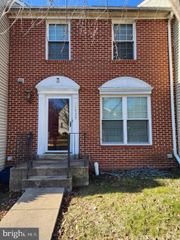 14729 FLOWER HILL DR, Centreville, VA 20120