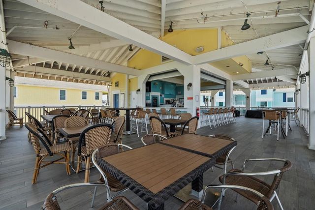 4121 Pointe West Drive 103, Galveston, TX 77554