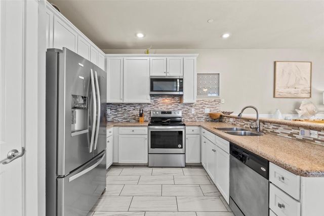 4121 Pointe West Drive 103, Galveston, TX 77554