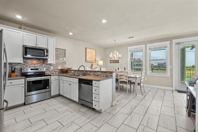 4121 Pointe West Drive 103, Galveston, TX 77554