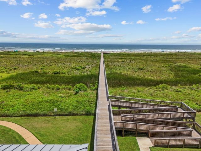 4121 Pointe West Drive 103, Galveston, TX 77554