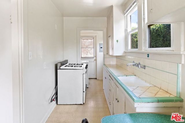2030 Federal Avenue, Los Angeles, CA 90025