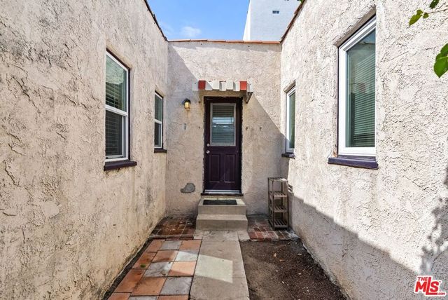 2030 Federal Avenue, Los Angeles, CA 90025