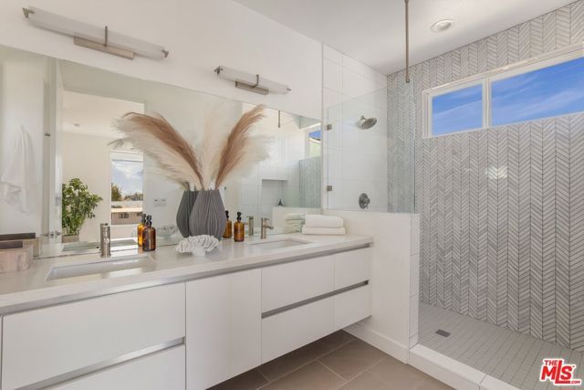 11724 Culver Boulevard 12, Los Angeles, CA 90066