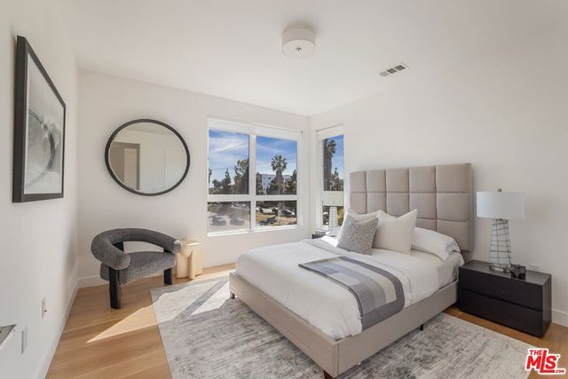 11724 Culver Boulevard 12, Los Angeles, CA 90066