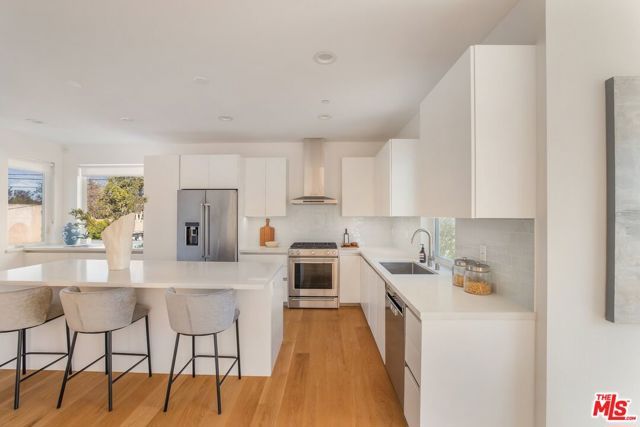 11724 Culver Boulevard 12, Los Angeles, CA 90066