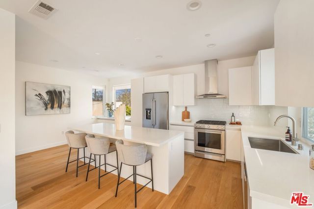 11724 Culver Boulevard 12, Los Angeles, CA 90066