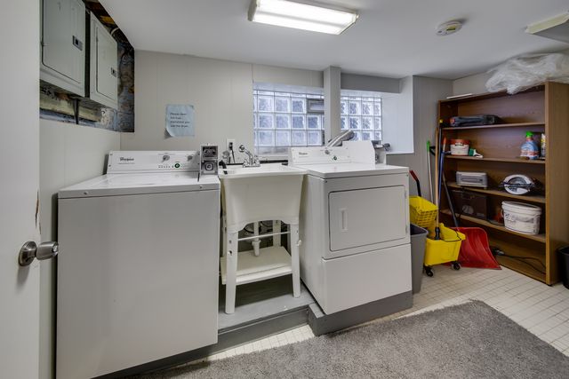 5306 W Roscoe Street 2, Chicago, IL 60641