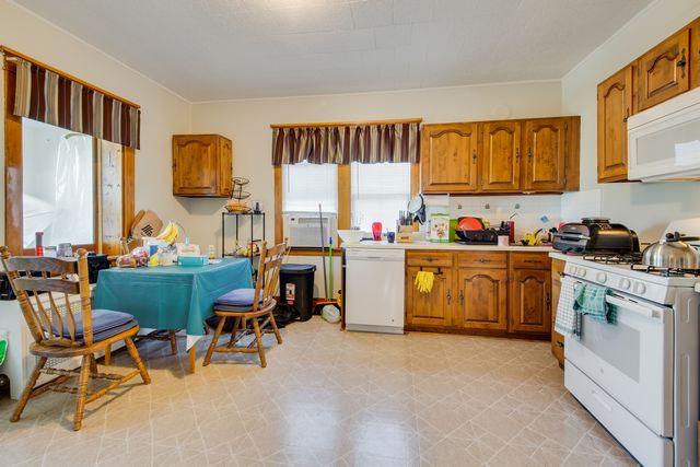 5306 W Roscoe Street 2, Chicago, IL 60641