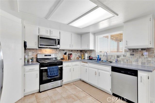 13493 Mesquite Road, Apple Valley, CA 92308