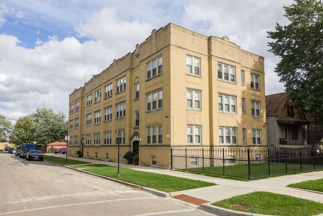 4715 W Cornelia Avenue 3E, Chicago, IL 60641