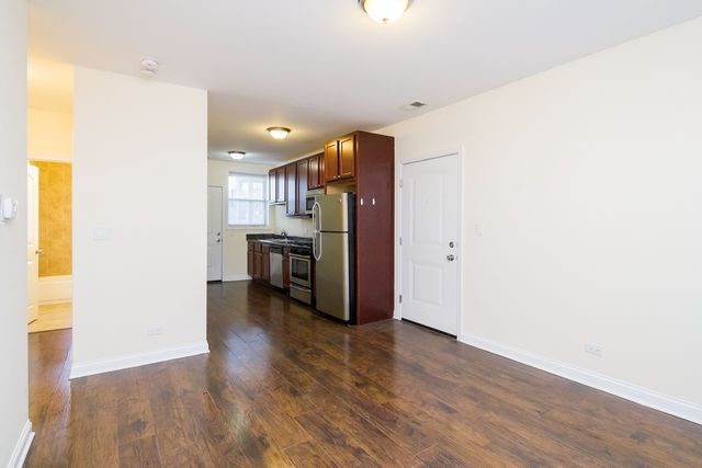 4715 W Cornelia Avenue 3E, Chicago, IL 60641