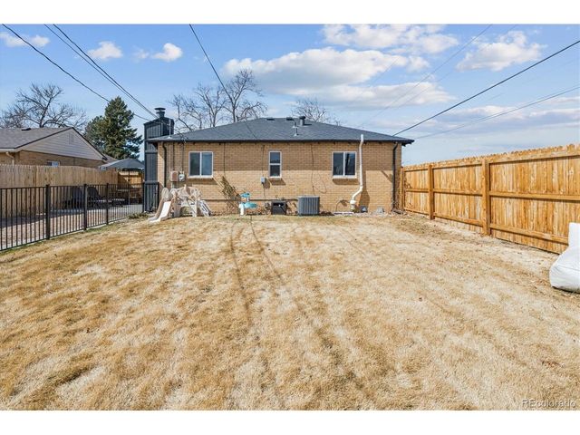 3696 Magnolia St, Denver, CO 80207