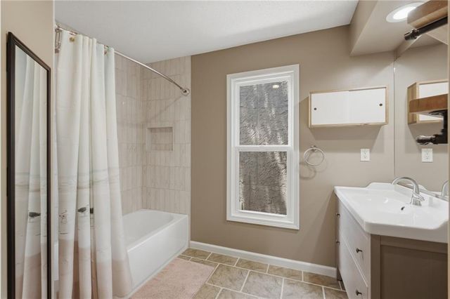 6204 W 126th Street, Overland Park, KS 66209