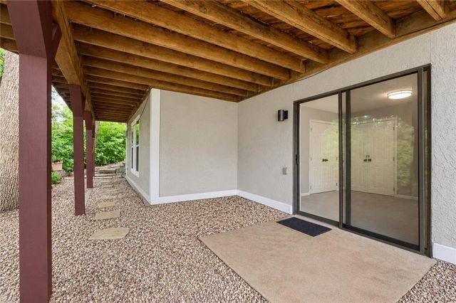 6204 W 126th Street, Overland Park, KS 66209