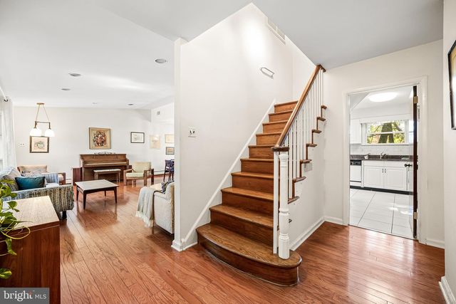 320 OLD FARM RD, Wyncote, PA 19095