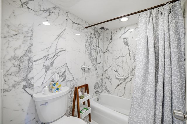 6 Royal Palm Way 211, Boca Raton, FL 33432