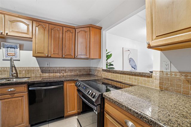 6 Royal Palm Way 211, Boca Raton, FL 33432