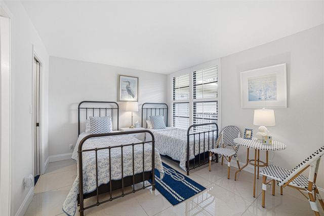 6 Royal Palm Way 211, Boca Raton, FL 33432