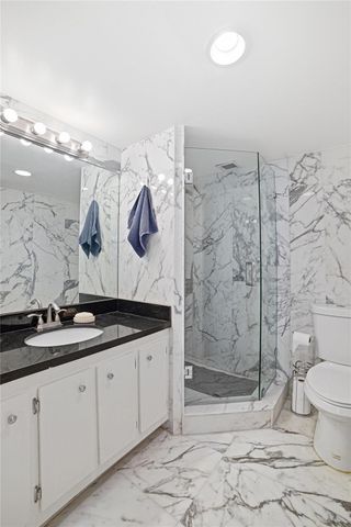 6 Royal Palm Way 211, Boca Raton, FL 33432