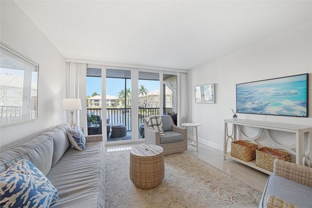 6 Royal Palm Way 211, Boca Raton, FL 33432