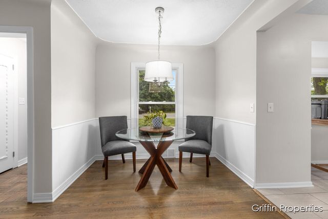 3020 Cascade Road, Grand Rapids, MI 49506