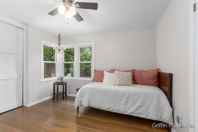 3020 Cascade Road, Grand Rapids, MI 49506